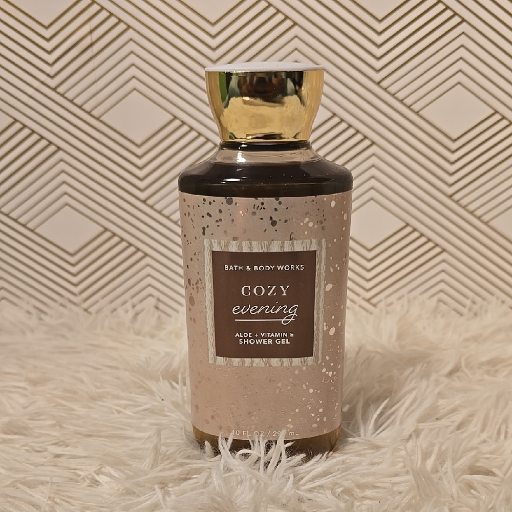 Bath & Body Works Cozy Evening Shower Gel - Gold and Brown